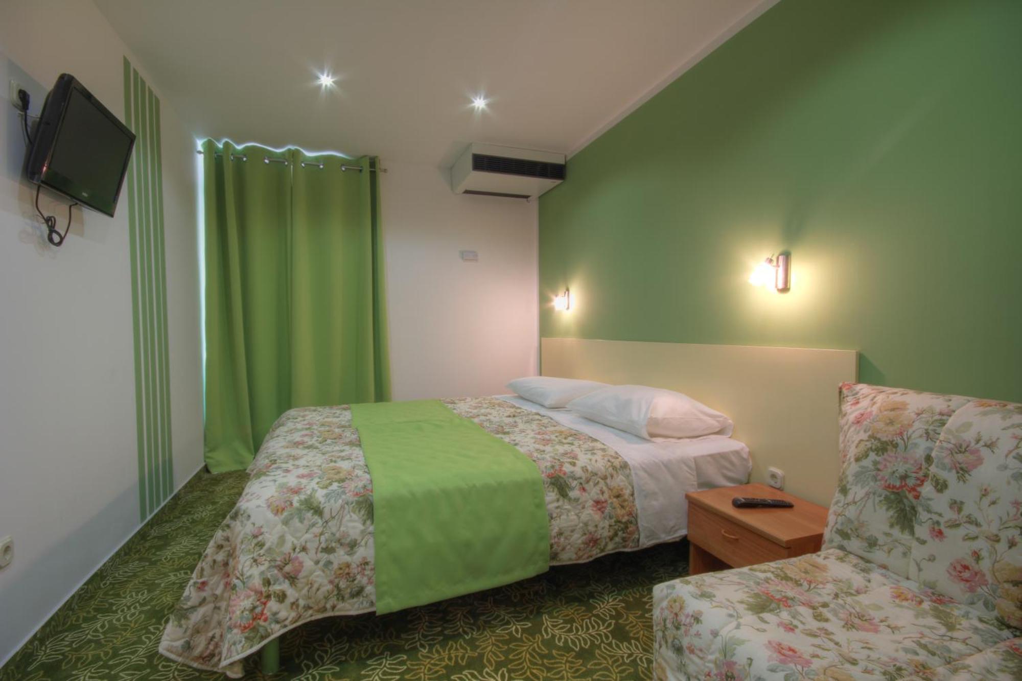 Hotel Sali Bagian luar foto